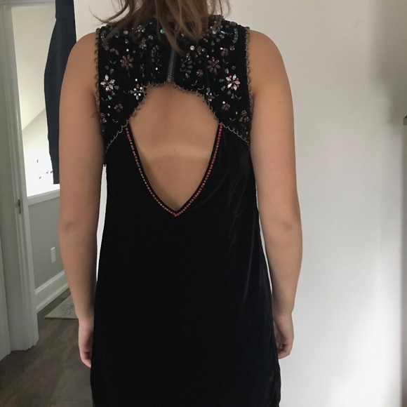 URBAN OUTFITTERS Ecote Velvet Mini Shift Dress - Picture 2 of 4